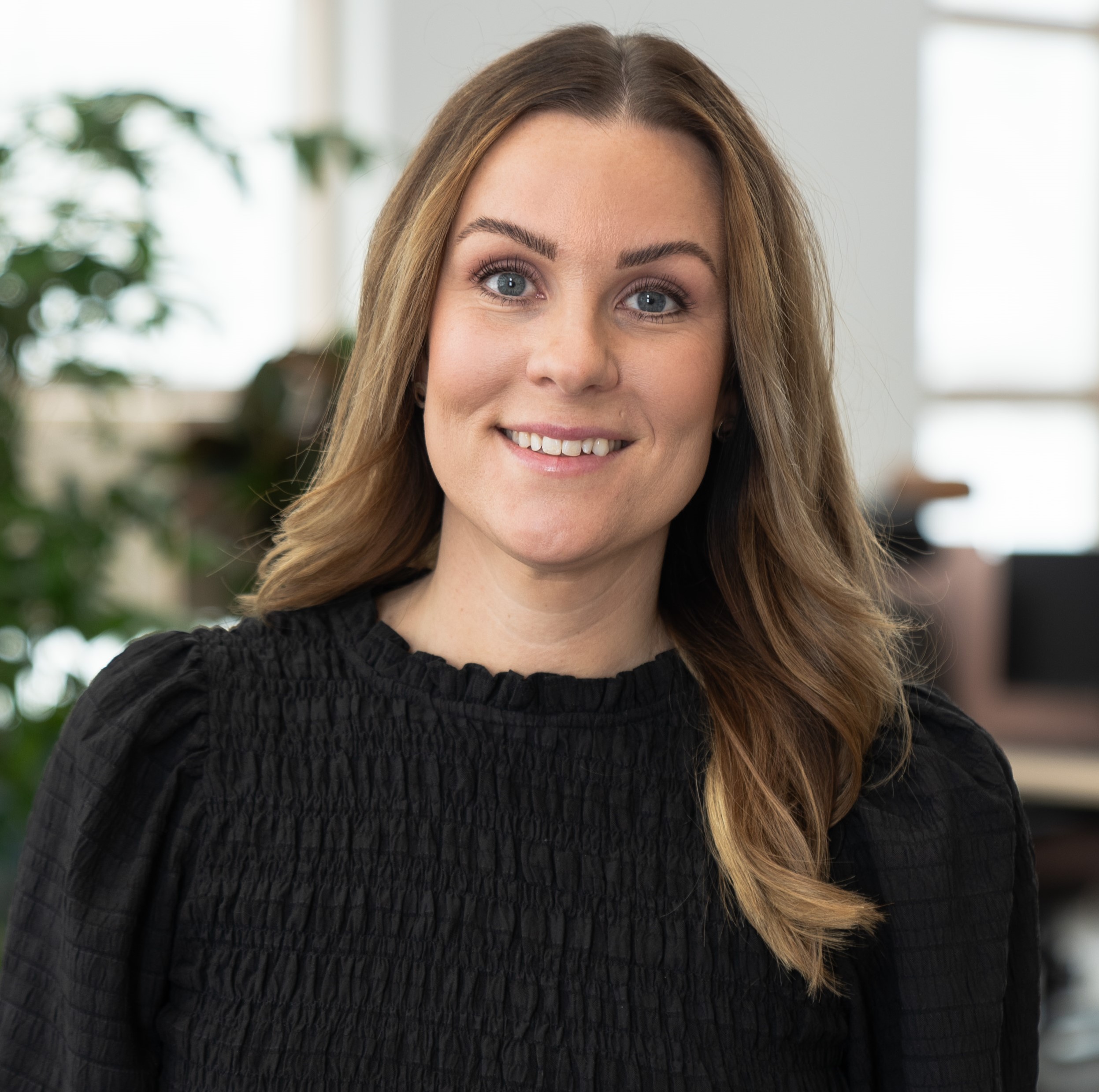 portrait_tove.jpg